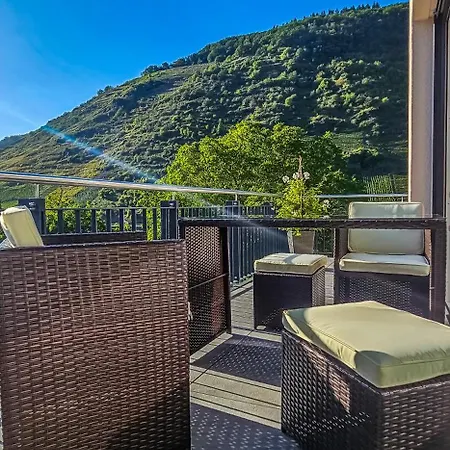 - Riesling Ambiente - Im Weingut Andries Apartment